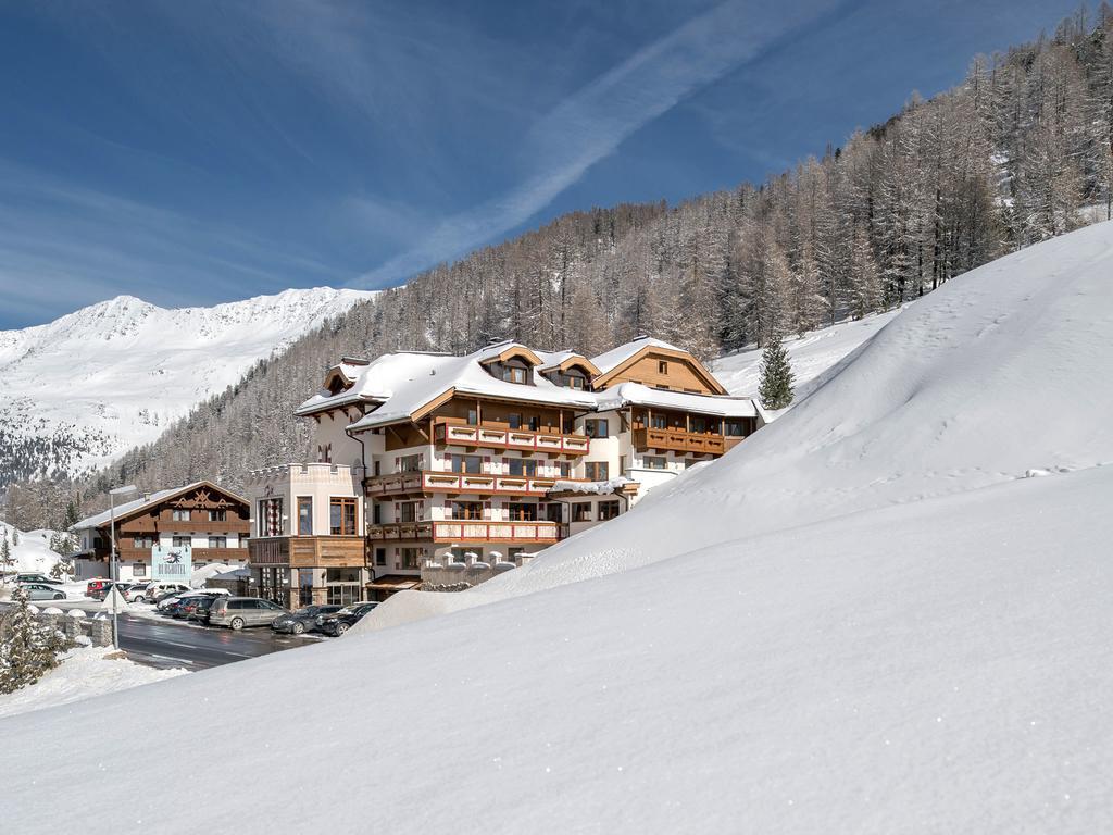 Burghotel Alpengluehn اوبرغورغل المظهر الخارجي الصورة