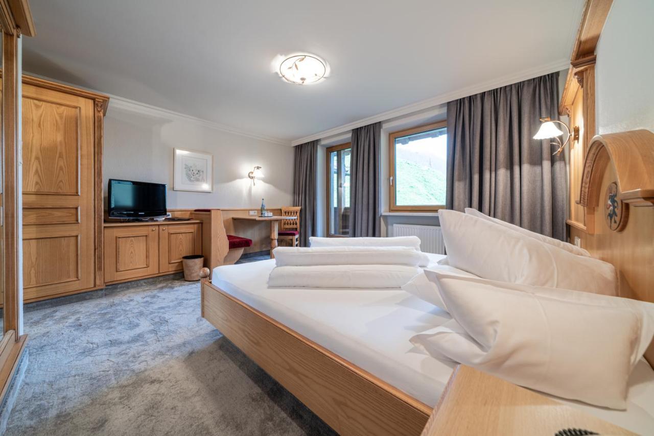 Burghotel Alpengluehn اوبرغورغل المظهر الخارجي الصورة