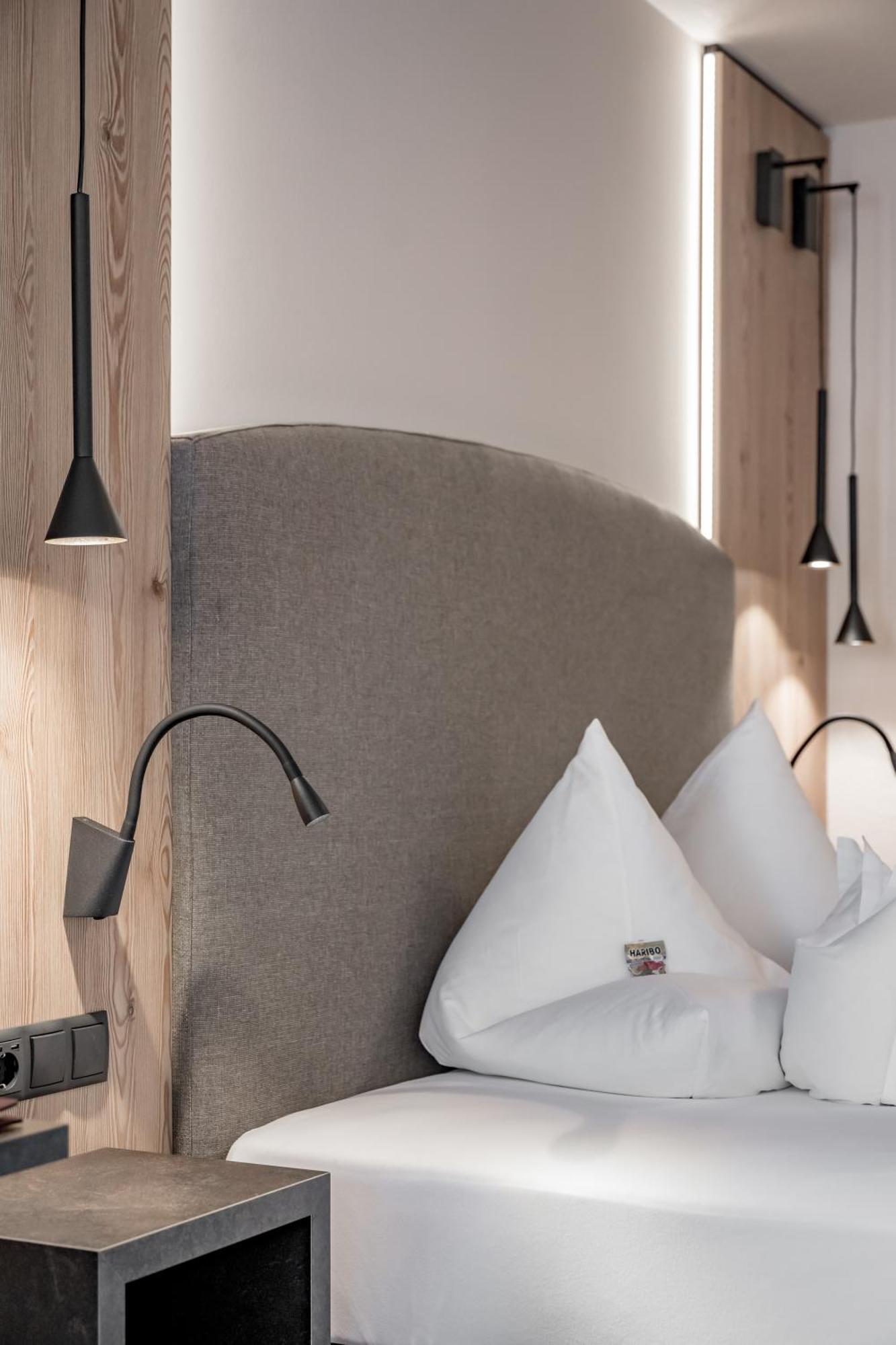 Burghotel Alpengluehn اوبرغورغل الغرفة الصورة