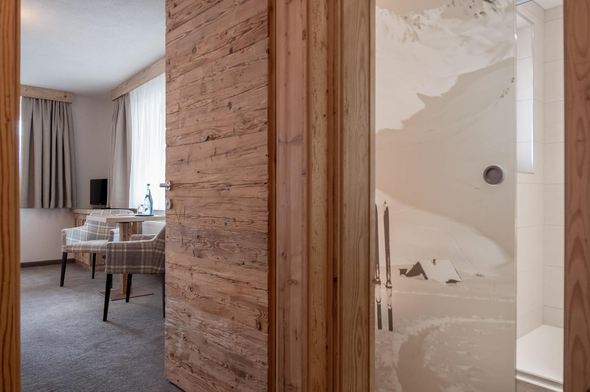 Burghotel Alpengluehn اوبرغورغل المظهر الخارجي الصورة