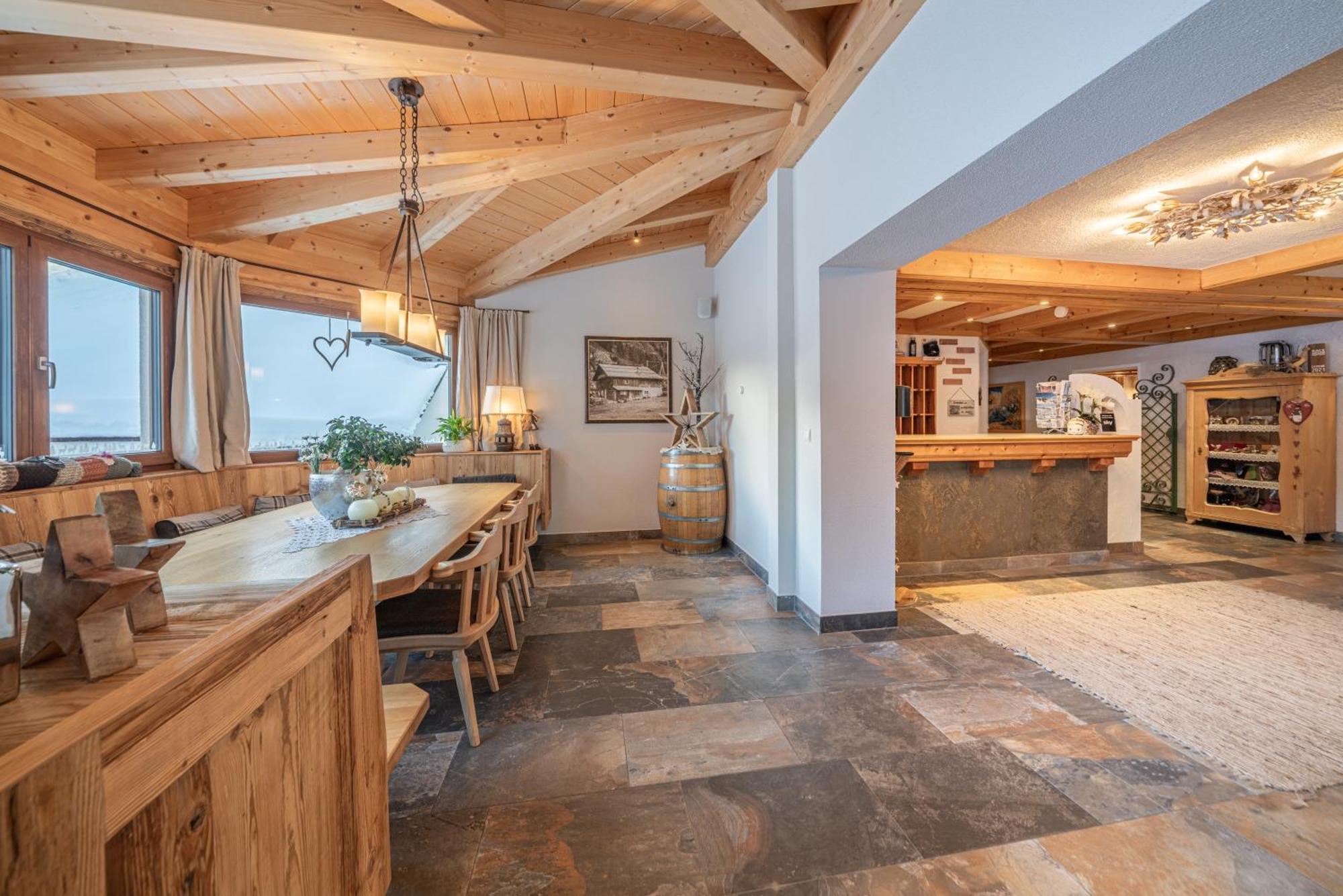 Burghotel Alpengluehn اوبرغورغل المظهر الخارجي الصورة
