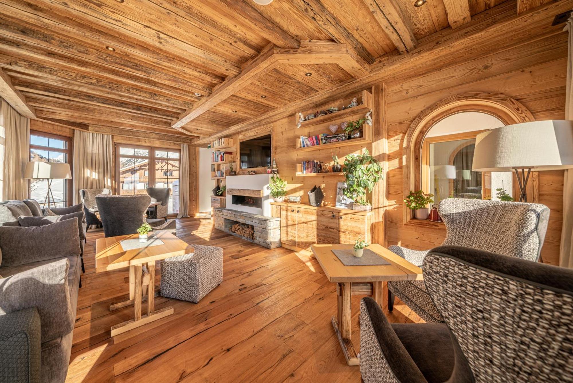 Burghotel Alpengluehn اوبرغورغل المظهر الخارجي الصورة