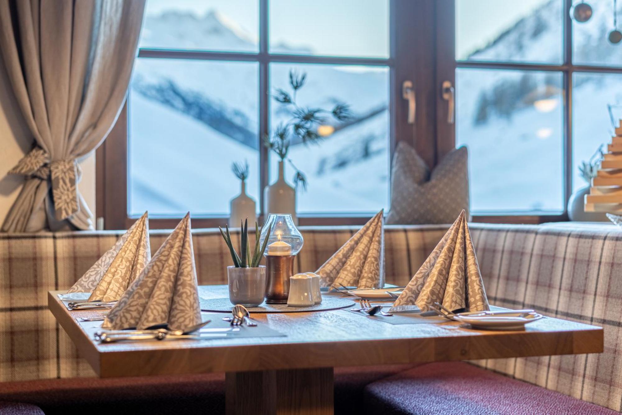 Burghotel Alpengluehn اوبرغورغل المظهر الخارجي الصورة