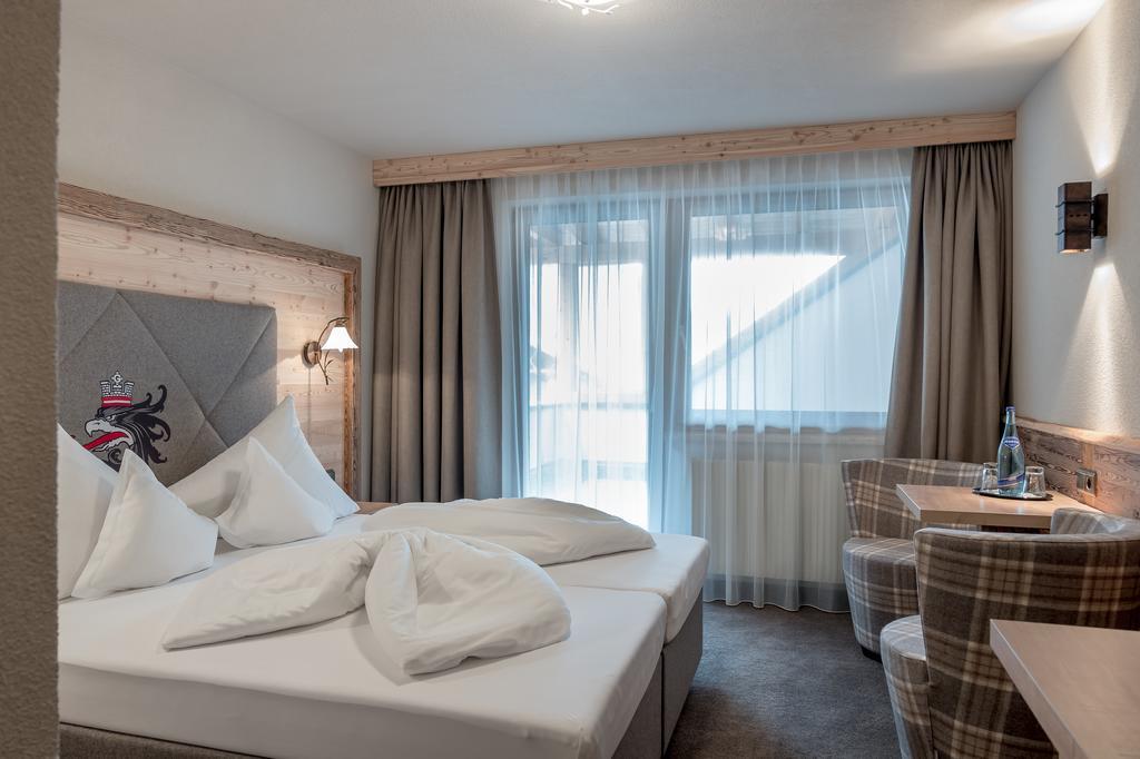 Burghotel Alpengluehn اوبرغورغل المظهر الخارجي الصورة