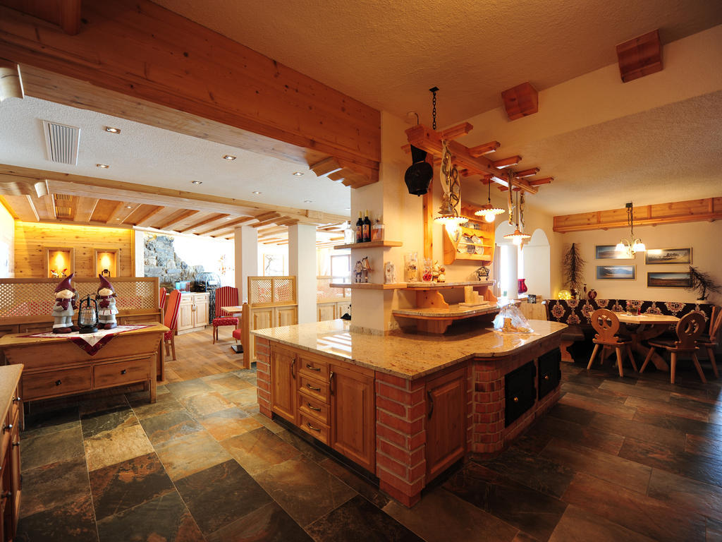 Burghotel Alpengluehn اوبرغورغل المظهر الخارجي الصورة